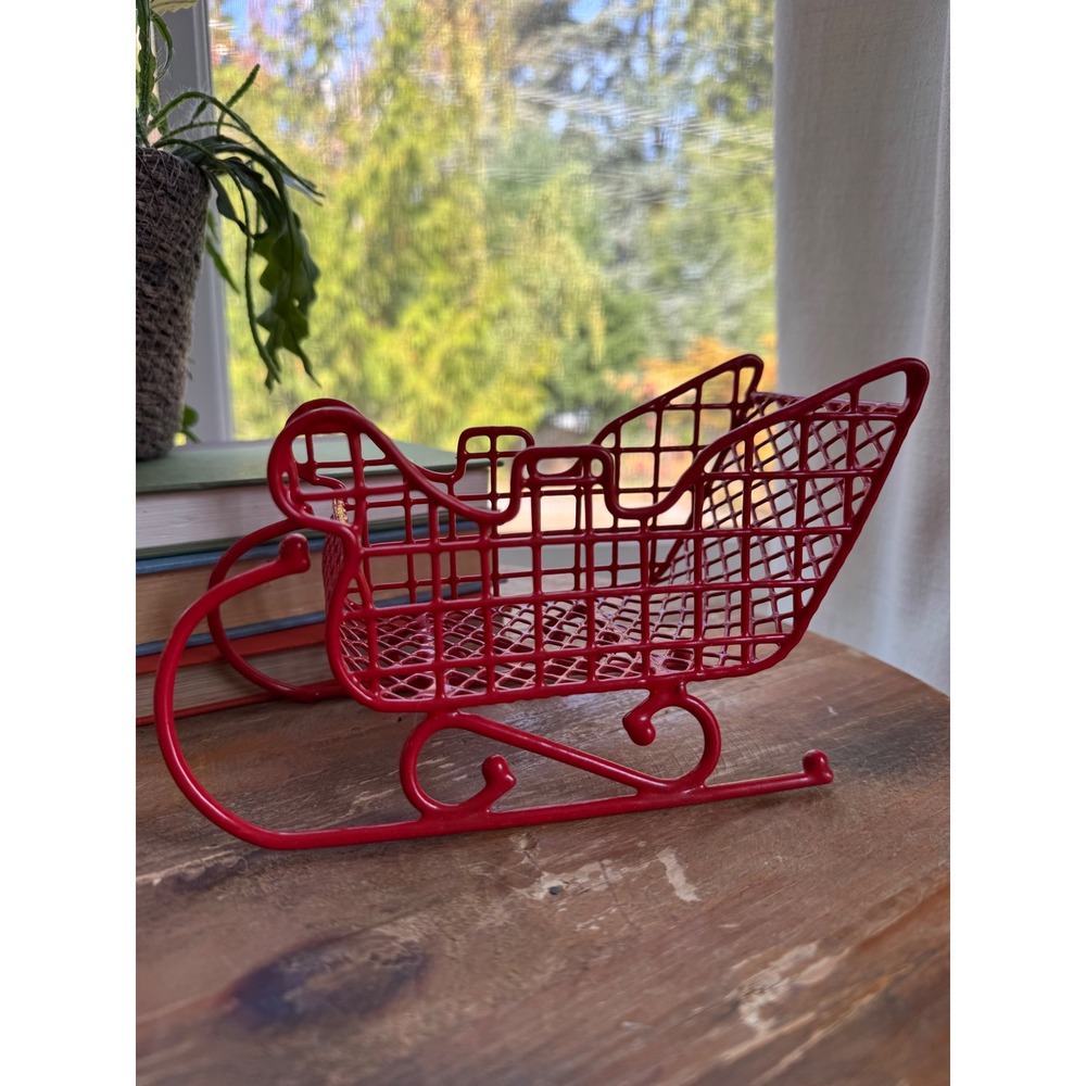 Vintage Red Metal Wire Sleigh Christmas Holiday Decor Tabletop Candy Dish 6.5in